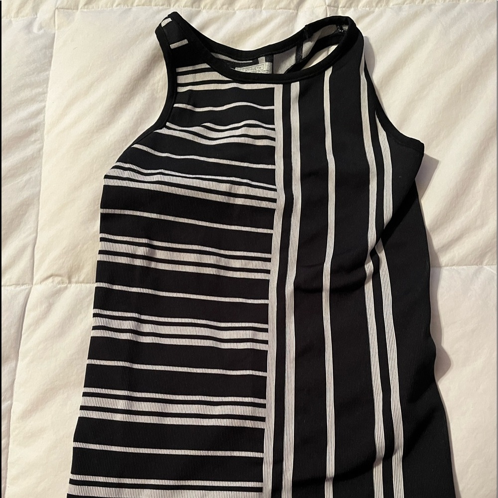 Super fun black & white Athleta tank